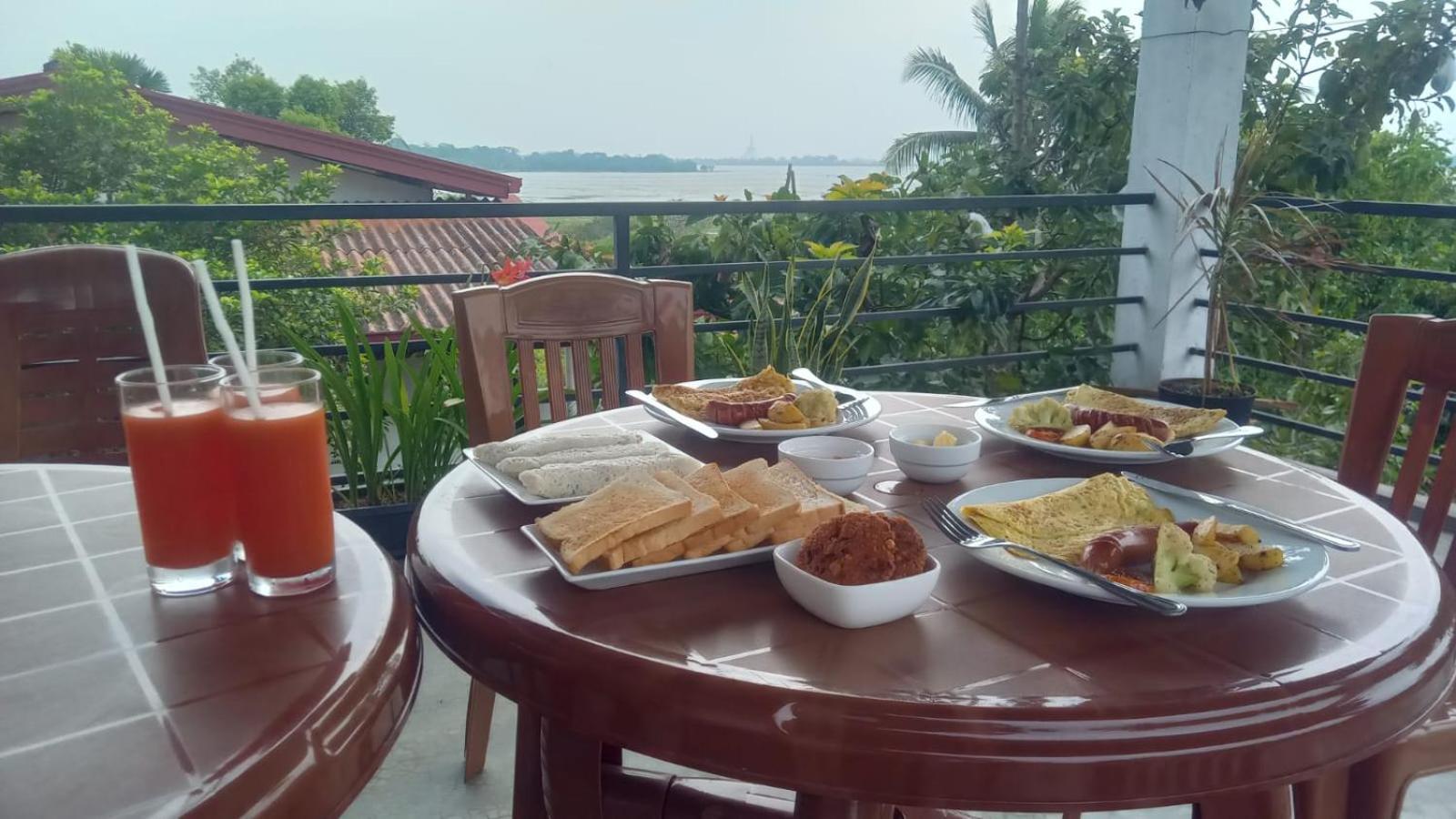 Lake Edge Resort อนุราธปุระ ภายนอก รูปภาพ