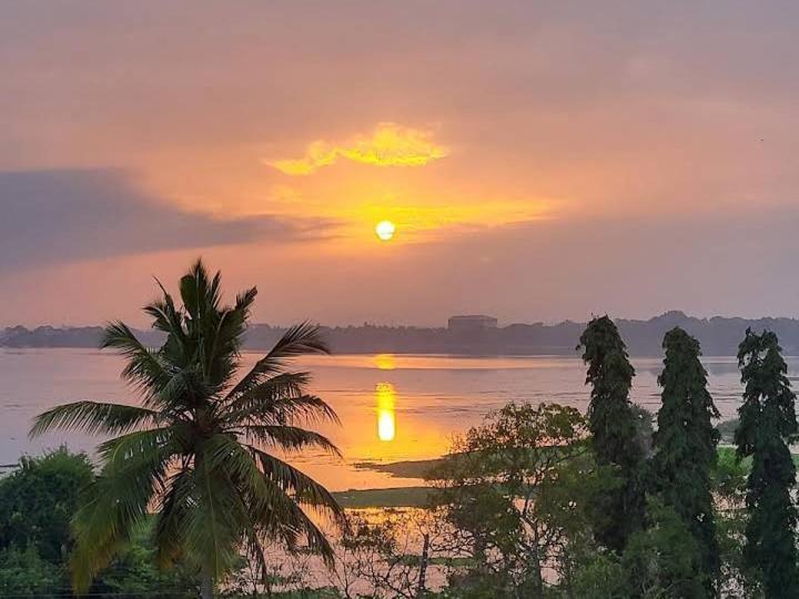 Lake Edge Resort อนุราธปุระ ภายนอก รูปภาพ